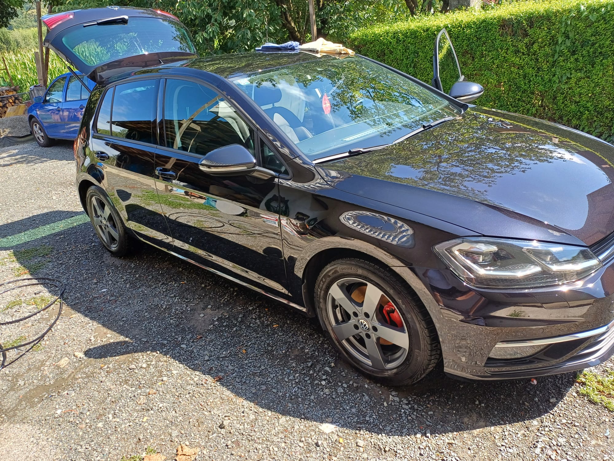 Automobil nakon kompletnog pranja i sušenja - SantClean