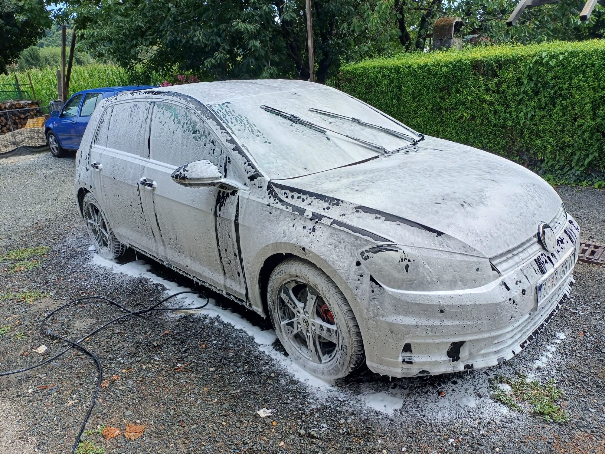 Automobil prije kompletnog pranja i sušenja - SantClean